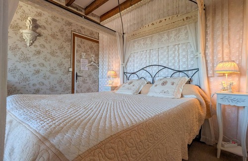 Valencay Bed & Breakfast | Charming 19th Century B&B near Loire Castles, Valençay Château, 25 mins from Beauval Zoo