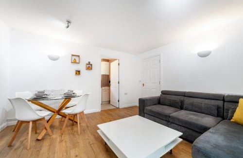 Latchmere Apartment | Charming 1BR apt w patio in Battersea