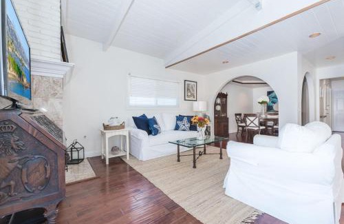 West Newport House | Charming 1Br Beach Cottage W Large Patio One Block To Sand By Beachview Rentals