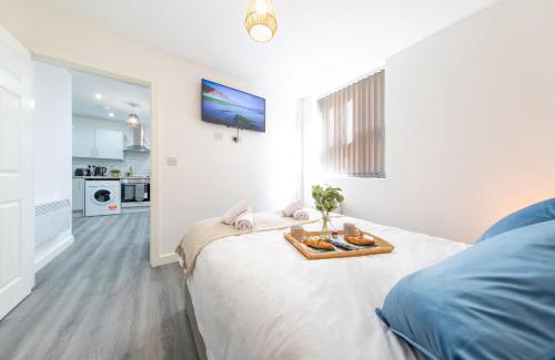 Offerton Apartment | Charming 1BR in Stockport Center