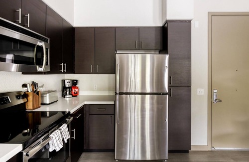 Morse Park Apartment | Charming 1BR in Sunnyvale, Gym + Parking
