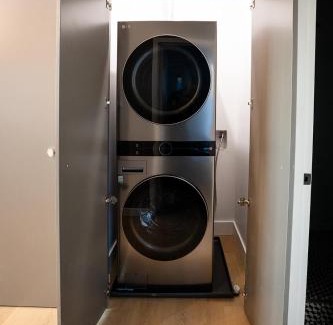 Burbank House | Charming 1BR Near Airport & Studios , EV