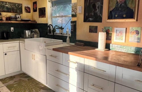 Gulf Gate Estates Cottage | Charming 2/2 artist cottage & private dock 5 minutes drive from the Siesta Key