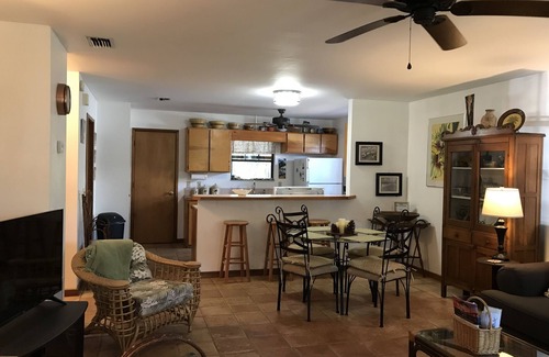 St. Augustine Beach Cottage | CHARMING 2/2 COTTAGE JUST A SHORT WALK TO THE BEACH/PET FRIENDLY/WIFI