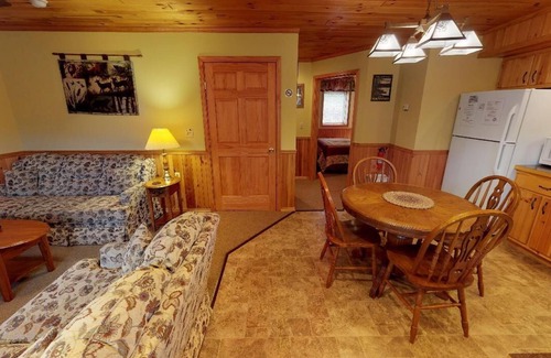 Sabinsville Cabin | Charming 2-bdrm lodge on Pine Creek, hot tub, fire ring, Cherry Springs & Canyon