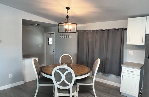 Naples House | Charming 2-bed 2-bath fully remodeled mobile home in Naples near Marco Island.
