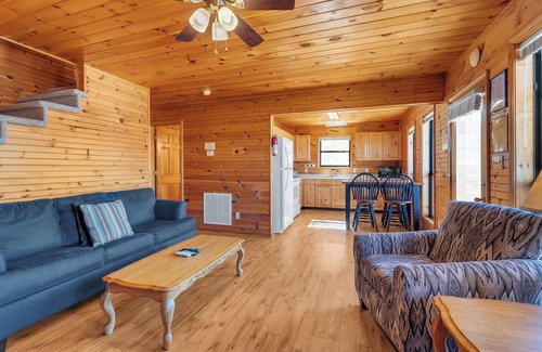 Byrdstown Cabin | Charming 2 Bed 2 Story Chalet w/Spectacular Views and Direct Lake Access #19
