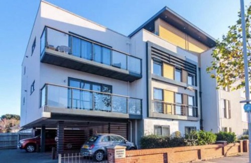 Christchurch Apartment | Charming 2-bed Apartment in Christchurch