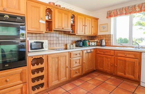 Rhoscolyn House | Charming 2 Bed House near Rhoscolyn,DISCOUNTS FOR