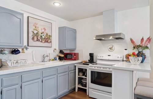 La Habra Heights House | Charming 2-bedroom house in welcoming La Habra Heights with WiFi, AC