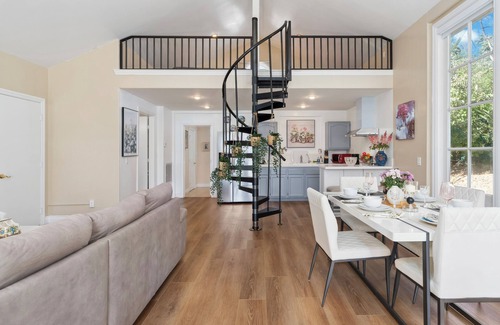 La Habra Heights House | Charming 2-bedroom house in welcoming La Habra Heights with WiFi, AC