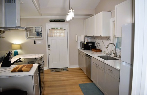 Ocean Isle Beach Cottage | Charming 2-bedroom cottage in tranquil Ocean Isle Beach 5 min drive to the beach