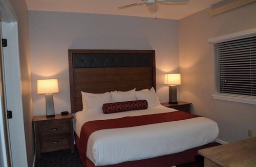 West Yellowstone Hotel | Charming 2-bedroom hotel in fabulous West Yellowstone with WiFi, AC