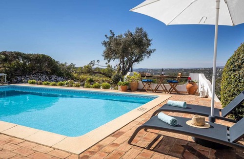 Gorjoes Villa | Charming 2 bed villa, short drive from Sao Bras