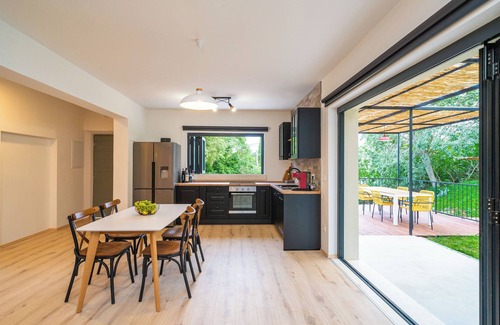 Zupa dubrovacka House | Charming 2-bedroom house in lovely Dubrovnik area with AC