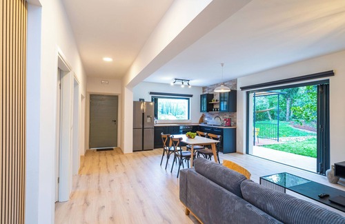Zupa dubrovacka House | Charming 2-bedroom house in lovely Dubrovnik area with AC