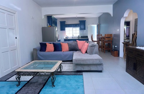 Port Antonio Cottage | Charming 2-bedroom cottage in delightful Portland ,Jamaica West Indies with AC