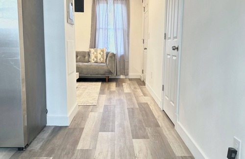 East Providence Apartment | Charming 2-bedroom apartment with AC, WiFi minutes away from DowntownProvidence