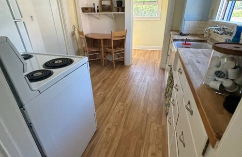 San Luis Obispo Cottage | Charming 2-bedroom cottage close to Cal Poly and downtown SLO