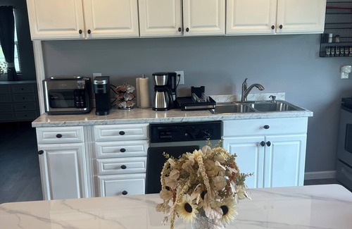 Stamping Ground House | Charming 2-bedroom house on our farm with beautiful sunsets