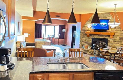 Wisconsin Dells Condo | Charming 2-Bedroom, 2-Bathroom in Chula Vista