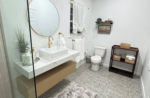 Brodheadsville Apartment | Charming 2-bedroom apartment with AC, WiFi in lovely Poconos
