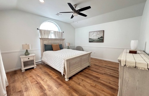 Brodheadsville Apartment | Charming 2-bedroom apartment with AC, WiFi in lovely Poconos