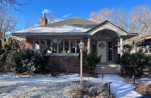 East Central House | Charming 2-bedroom ski house in quaint neighborhood in Salt Lake City