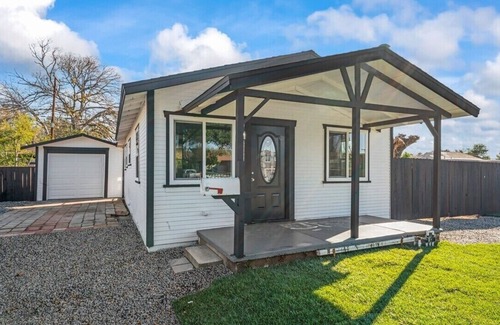 San Bernardino House | Charming 2-bedroom house in peaceful San Bernardino with AC