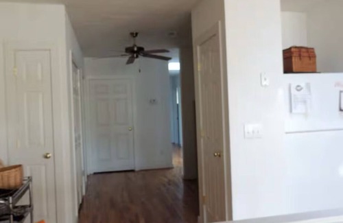 West Jefferson Apartment | Charming 2-bedroom apartment in wonderful downtown West Jefferson with WiFi, AC