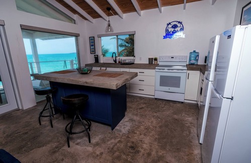 Spanish Wells House | Charming 2-bedroom house with AC, WiFi in delightful Russell Island