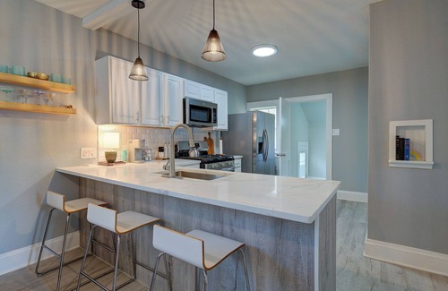 Saint Francis House | Charming 2-bedroom house near lake and airport
