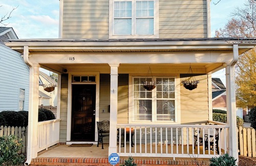 Greenville House | Charming 2-bedroom 1.5 bathroom house in downtown Greenville [30 Night Minimum]