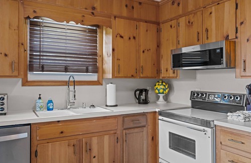 Olivia Apartment | Charming 2-bedroom, 2 bth apartment with water views, golf, quiet community