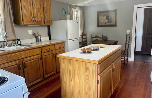 Litchfield Historic District Apartment | Charming 2-bedroom apartment in the center of historic Litchfield