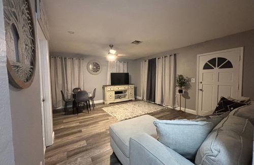 Titusville House | Charming 2-bedroom and 1-bathroom house with WiFi, AC in delightful Titusville
