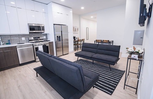 Union City Apartment | Charming 2-bedroom apartment min to New York City