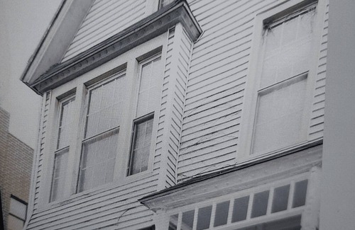 North Center Apartment | Charming 2-bedroom apartment in Roscoe Village/Free Washer/Dryer/WiFi