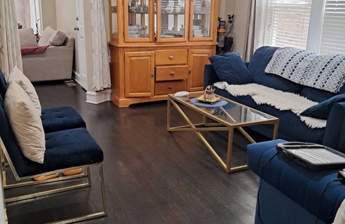 North Park Apartment | Charming 2-bedroom apartment in wonderful Chicago with WiFi, AC