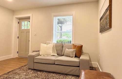 Roswell Apartment | Charming 2-bedroom apartment in downtown Roswell