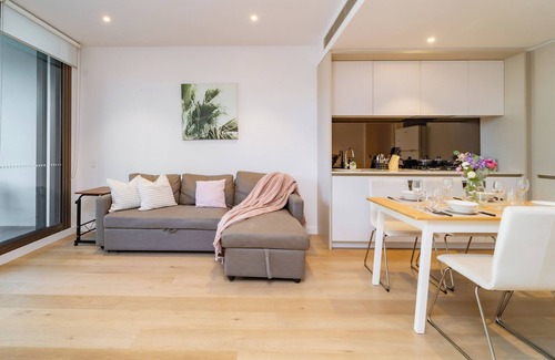 Chinatown Apartment | Charming 2-bedroom apartment in fabulous Haymarket with Pool wifi