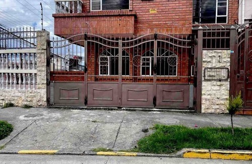 El Vecino Apartment | Charming 2-bedroom apartment in cool Cuenca with WiFi