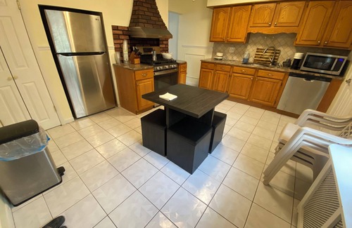 North Ironbound Apartment | Charming 2-bedroom apartment with WiFi, AC in the Ironbound Section of Newark