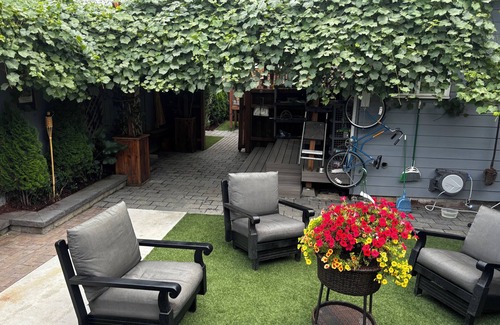 Sumner Apartment | Charming 2-bedroom apartment in downtown Sumner with AC