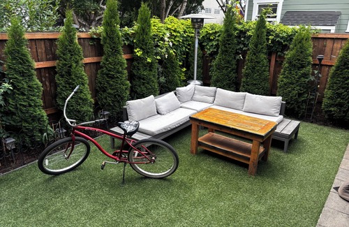 Sumner Apartment | Charming 2-bedroom apartment in downtown Sumner with AC