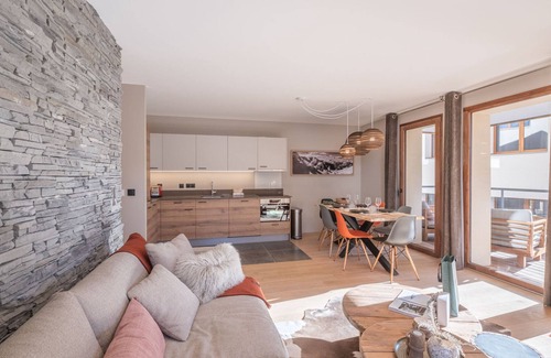 Viel-Alpe Apartment | Charming 2-Bedroom Apartment Near Slopes with Garage and WiFi in Alpe d'Huez