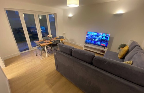 Southport House | Charming 2-bedroom bungalow in beautiful Southport with WiFi