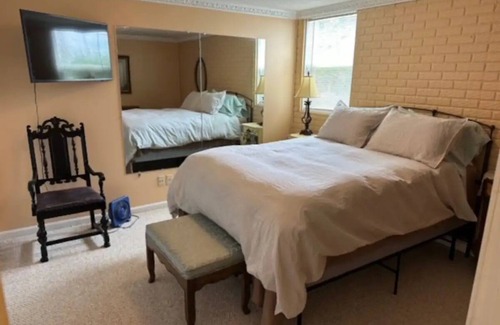 Republic Apartment | Charming 2-bedroom Basement apartment with WiFi & Private Patio in Republic, Mo