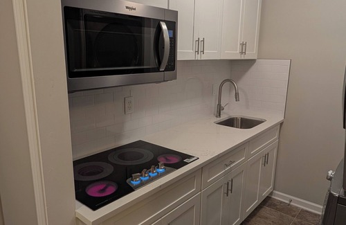 Ellenwood House | Charming 2-bedroom basement with WiFi, AC in brilliant Conley
