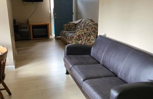 Fort Bragg Cottage | Charming 2-bedroom cottage in lovely Fort Bragg with WiFi